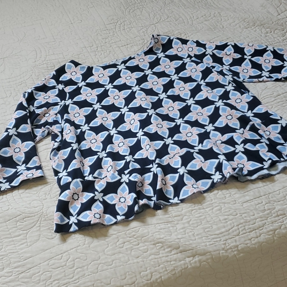 FREE with any bundle Crown & Ivy 2X peplum top